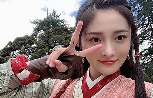 小巧🐥伸女生🍑🍑里姿势官方版下载:详细指南与资源推荐