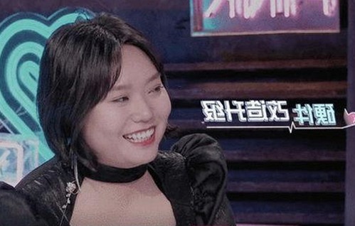 小巧🐥伸女生🍑🍑里姿势免费版官方版：探索最新成人内容与下载指南