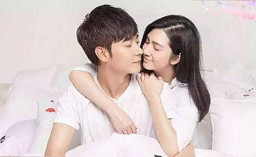 男🍌❌女🍑摸🐻水流免费版：娱乐圈的隐秘角落与网络热议反差