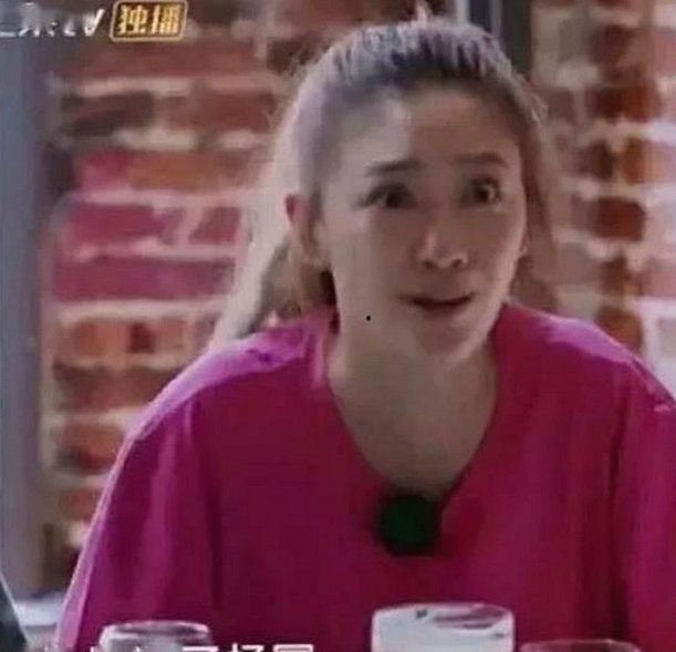 www.色😍萝网站17c官方版免费版：娱乐圈与官场的复杂关系揭秘