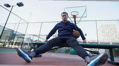 深入了解“撸撸射官方版”——成人内容资源的最新动态